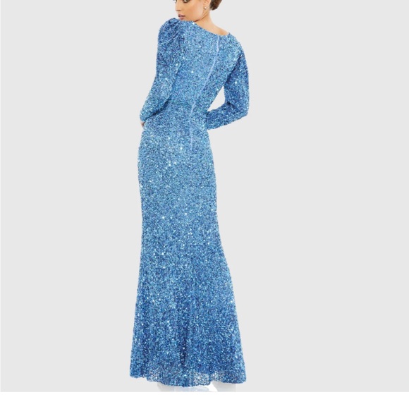 MAC DUGGAL
Puff Shoulder Sequined Surplice Gown new with tag size 8 - Picture 3 of 8